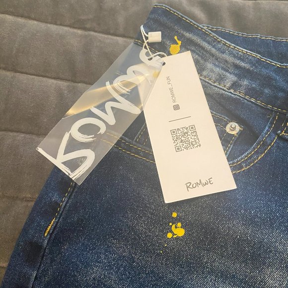 Guys Graphic Print Ripped Jeans - Picture 3 of 3